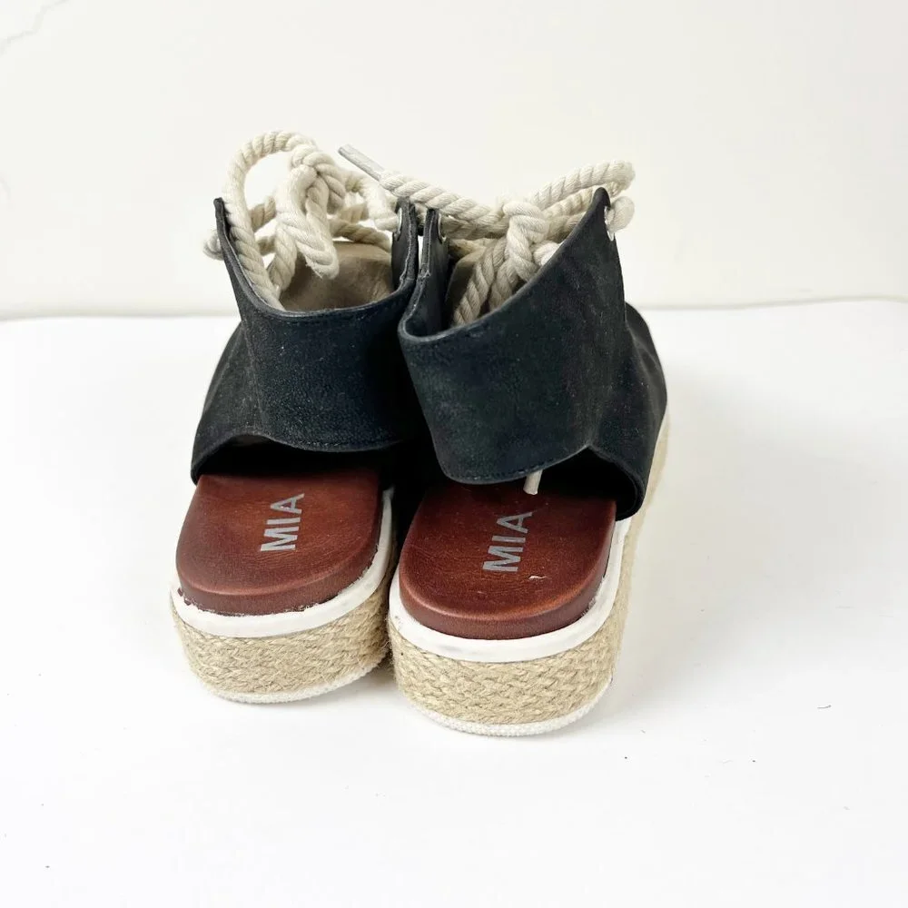 2/$30 MIA Delena Vegan Suede Platform Sandal 7.5 NWOT